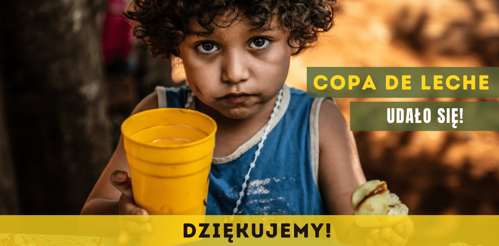 napełnij dziecięcy kubek mlekiem (2)